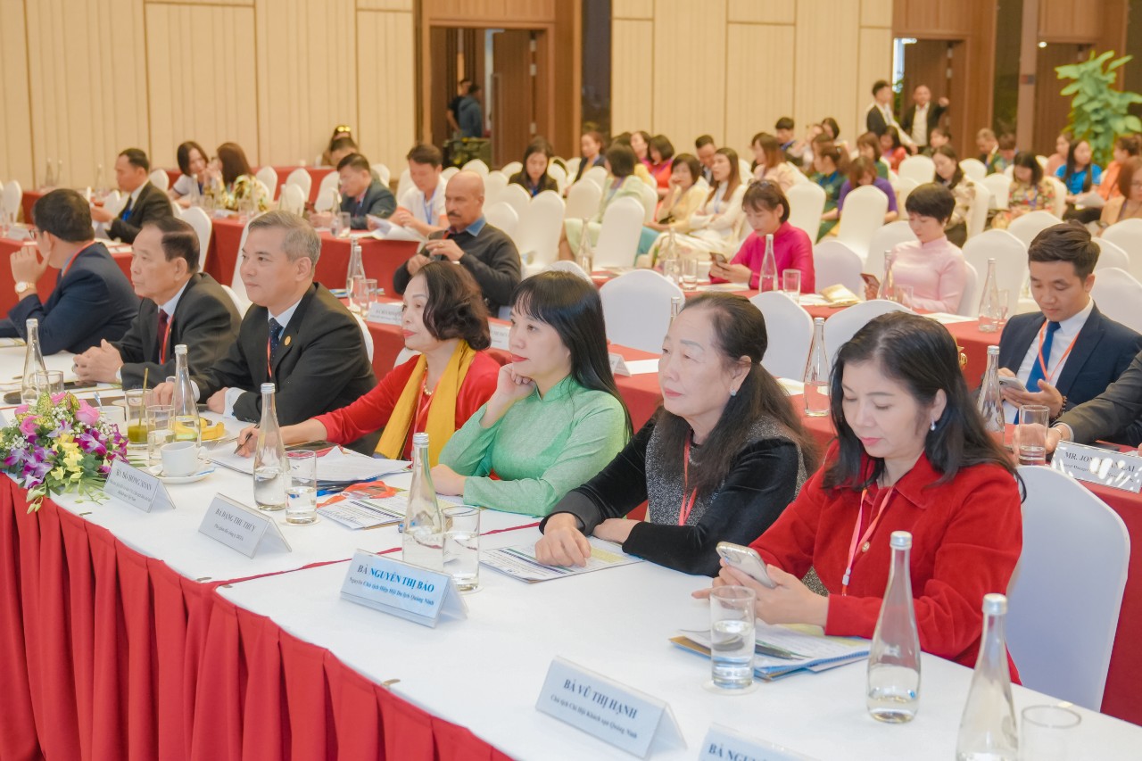 CLB quản lý Buồng Việt Nam tổ chức thành công Hội thảo Quốc tế Phát triển bền vững trong lĩnh vực lưu trú du lịch tại Quảng Ninh